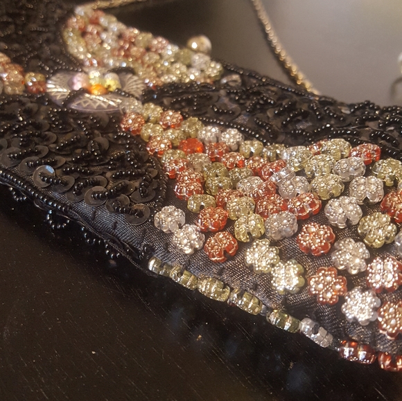 Beaded clutch - Picture 2 of 2